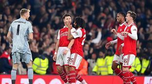 多次进攻企 多次进攻企